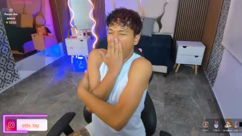 Snapshot of ette_tay chatting on 10/08/25, 04:32 ette online show from 10/08/25, 04:32