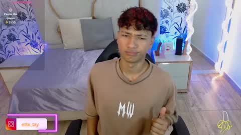 Snapshot of ette_tay chatting on 10/16/25, 03:07 ette online show from 10/16/25, 03:07