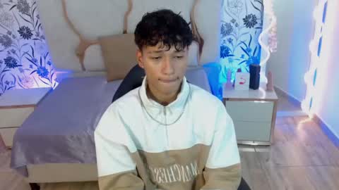 Snapshot of ette_tay chatting on 10/21/25, 02:56 ette online show from 10/21/25, 02:56