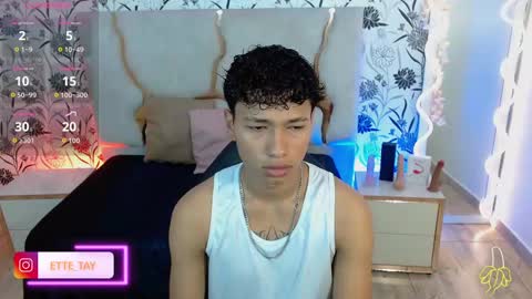 Snapshot of ette_tay chatting on 10/31/25, 03:29 ette online show from 10/31/25, 03:29