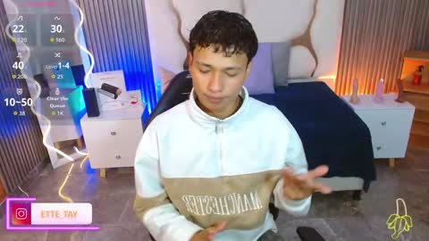 Snapshot of ette_tay chatting on 11/15/25, 09:21 ette online show from 11/15/25, 09:21