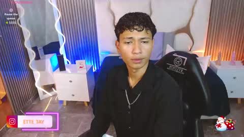 Snapshot of ette_tay chatting on 11/18/25, 03:34 ette online show from 11/18/25, 03:34