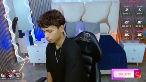 Snapshot of ette_tay chatting on 11/29/25, 03:31 ette online show from 11/29/25, 03:31