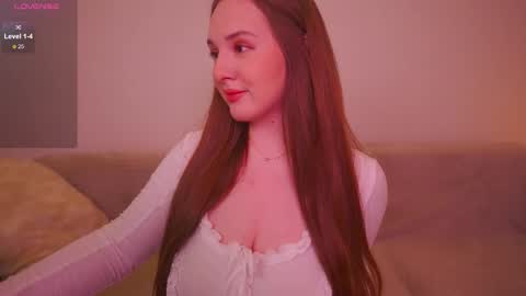 Hello I am AliseNext stream -  1700 GTM1 online show from 10/22/25, 06:29