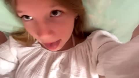 Lana online show from 09/12/25, 05:40