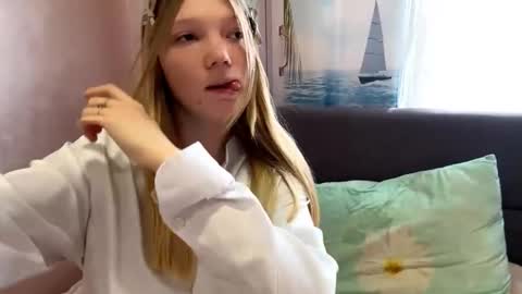 Lana online show from 09/28/25, 06:19