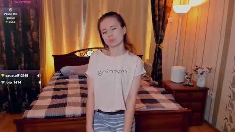 Kira and Kamila online show from 10/03/25, 08:00