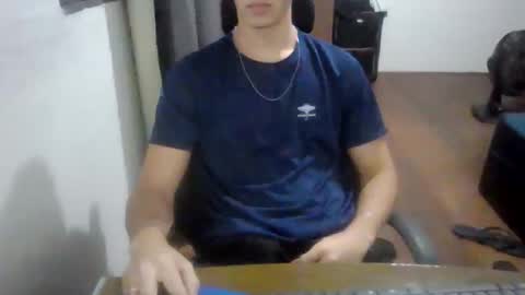 Snapshot of eumesmo03 chatting on 11/03/25, 10:42 eumesmo03 online show from 11/03/25, 10:42