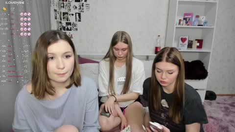 Snapshot of eumomino chatting on 12/01/24, 10:43 Veronica Tiia Lilith left to right online show from 12/01/24, 10:43