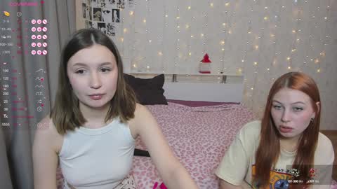 Snapshot of eumomino chatting on 01/22/25, 04:34 Veronica Tiia Lilith left to right online show from 01/22/25, 04:34