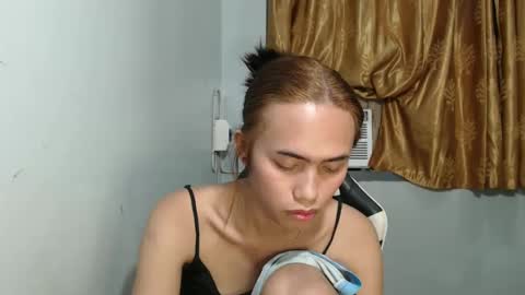 Snapshot of euniceariella21 chatting on 01/14/25, 09:51 YELLA online show from 01/14/25, 09:51