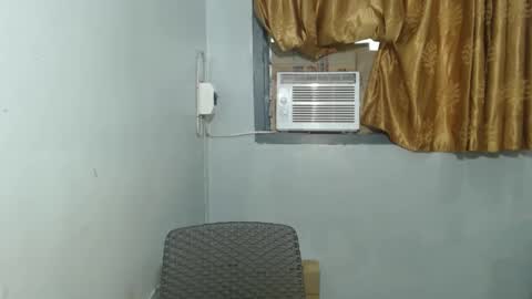 Snapshot of euniceariella21 chatting on 01/21/25, 05:05 YELLA online show from 01/21/25, 05:05