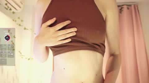 Snapshot of euphoria_girls chatting on 11/15/25, 04:36 check about me online show from 11/15/25, 04:36