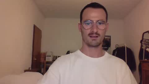 Snapshot of europe_bang chatting on 09/21/25, 09:05 Andrea online show from 09/21/25, 09:05