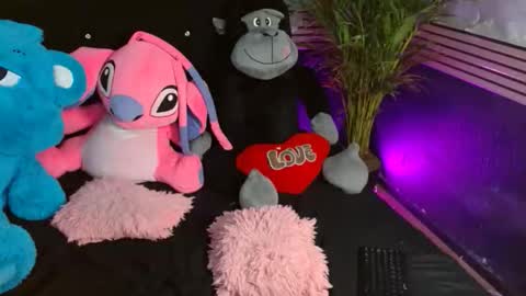 eva_06 online show from 11/21/25, 11:36