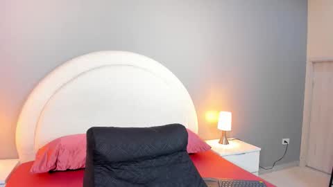 EVA  online show from 10/08/25, 11:30