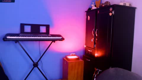 Snapshot of eva_brooks1 chatting on 04/16/26, 05:47 Iris Smile independent model online show from 04/16/26, 05:47