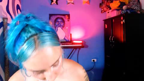 Snapshot of eva_brooks1 chatting on 05/13/26, 04:32 Iris Smile independent model online show from 05/13/26, 04:32