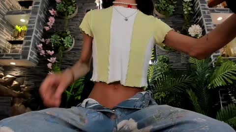 Snapshot of eva_coluccy chatting on 01/14/25, 08:15 EVA COLUCCY online show from 01/14/25, 08:15