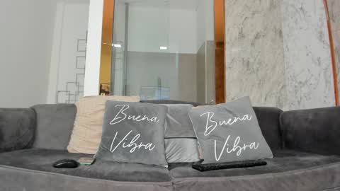 Snapshot of eva_coluccy chatting on 01/17/25, 09:39 EVA COLUCCY online show from 01/17/25, 09:39