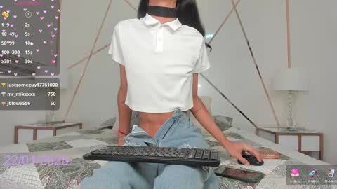 Snapshot of eva_coluccy chatting on 01/22/25, 11:32 EVA COLUCCY online show from 01/22/25, 11:32