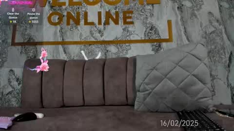 Snapshot of eva_coluccy chatting on 02/17/25, 05:58 EVA COLUCCY online show from 02/17/25, 05:58