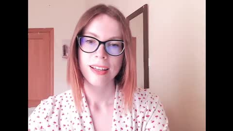 Snapshot of eva_cutesmile chatting on 04/23/26, 03:36 Eva online show from 04/23/26, 03:36