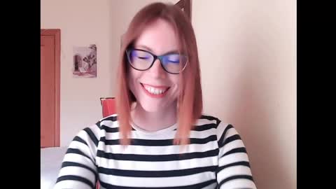 Snapshot of eva_cutesmile chatting on 05/05/26, 05:10 Eva online show from 05/05/26, 05:10