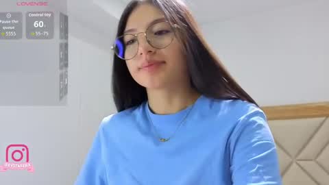 Snapshot of eva_depp_ chatting on 04/16/26, 10:05 Eva online show from 04/16/26, 10:05