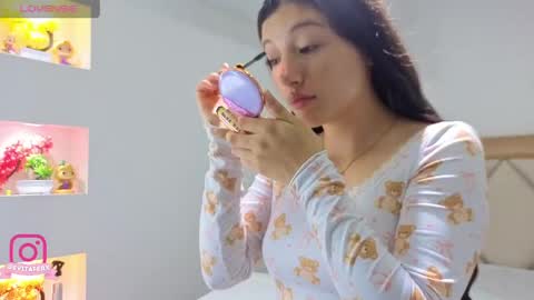 Snapshot of eva_depp_ chatting on 04/22/26, 10:06 Eva online show from 04/22/26, 10:06