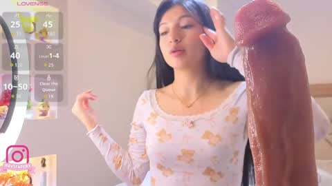 Snapshot of eva_depp_ chatting on 04/24/26, 10:50 Eva online show from 04/24/26, 10:50