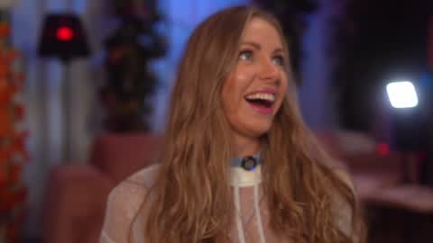 Snapshot of eva_fashionista chatting on 11/02/25, 08:00 Eva online show from 11/02/25, 08:00