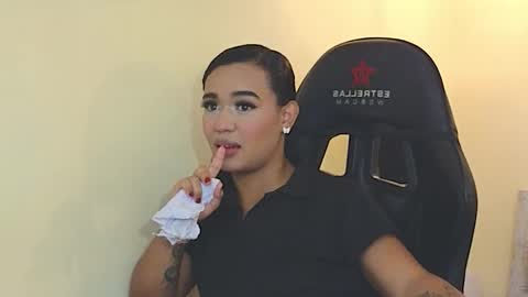 Eva Foxs  online show from 11/24/25, 10:53