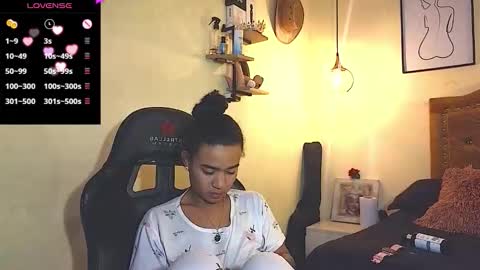 Eva Foxs  online show from 11/30/25, 05:44