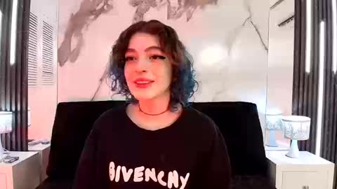 E V A online show from 10/21/25, 07:36