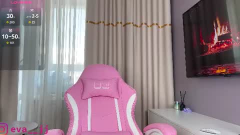 Snapshot of eva_j chatting on 06/17/26, 02:58 Free toy control in pvt online show from 06/17/26, 02:58