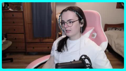 Snapshot of eva_katt chatting on 01/24/25, 01:14 Gamer Katt online show from 01/24/25, 01:14