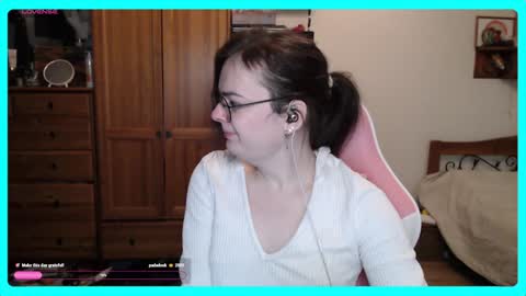 Snapshot of eva_katt chatting on 02/08/25, 09:24 Gamer Katt online show from 02/08/25, 09:24