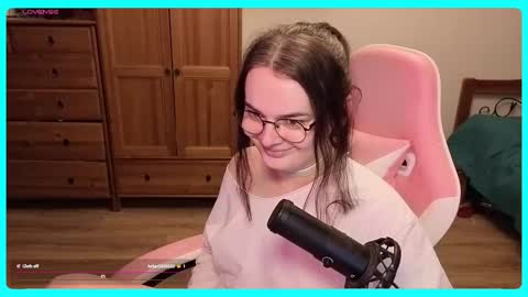 Snapshot of eva_katt chatting on 10/10/25, 09:14 Gamer Katt online show from 10/10/25, 09:14