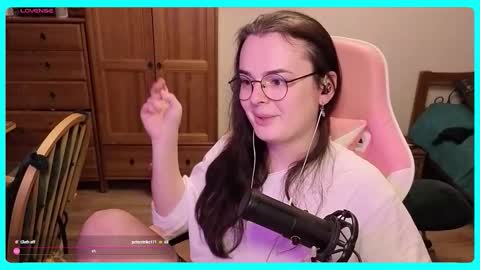 Snapshot of eva_katt chatting on 10/11/25, 09:46 Gamer Katt online show from 10/11/25, 09:46