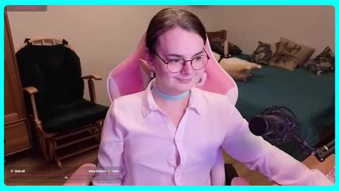 Snapshot of eva_katt chatting on 10/18/25, 01:12 Gamer Katt online show from 10/18/25, 01:12