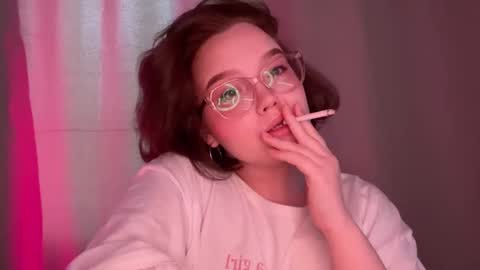 eva_kittenn online show from 11/17/25, 09:37