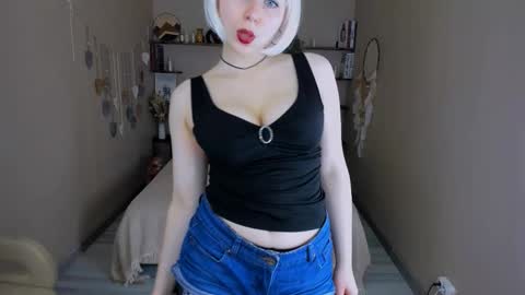 Eva online show from 10/01/25, 11:16