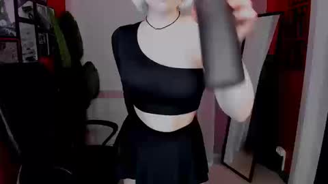 Eva online show from 10/08/25, 03:53