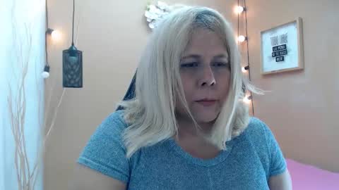 Snapshot of eva_love49 chatting on 11/12/25, 12:16 eva_love49 online show from 11/12/25, 12:16