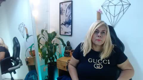 Snapshot of eva_love49 chatting on 04/02/26, 06:05 eva_love49 online show from 04/02/26, 06:05