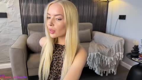 Snapshot of eva_m1racle chatting on 05/30/26, 10:12 Eva online show from 05/30/26, 10:12