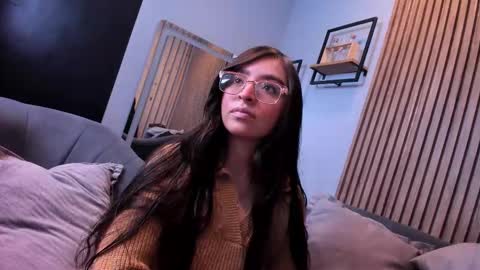 Angelinne online show from 09/19/25, 10:16