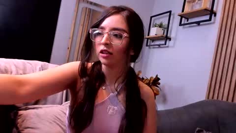 Angelinne online show from 10/29/25, 03:53