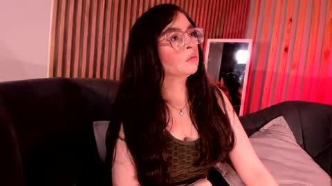 Snapshot of eva_macalliter chatting on 04/01/26, 03:18 Angelinne online show from 04/01/26, 03:18